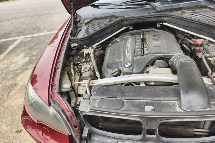 Used BMW X6 2011 xDrive35i Engine Bay Right