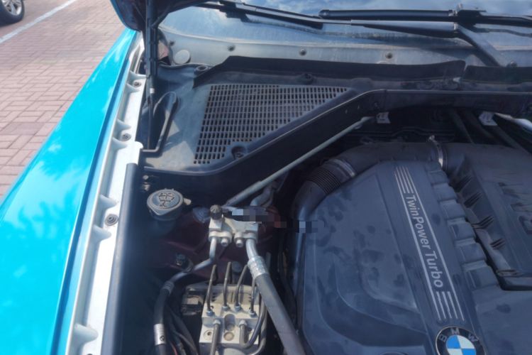 Used BMW X6 2011 xDrive35i Engine Bay Right