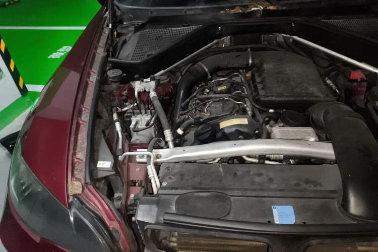 Used BMW X6 2011 xDrive35i Engine Bay Right