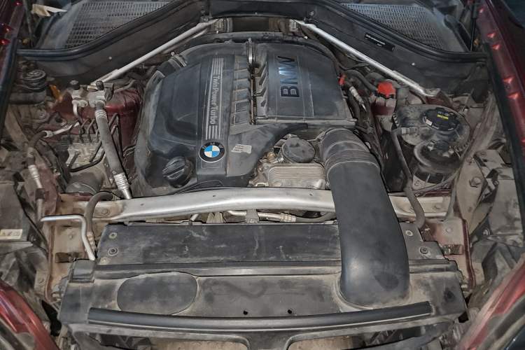 Used BMW X6 2011 xDrive35i Engine Bay