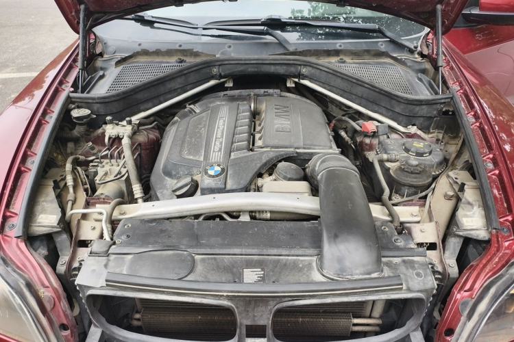 Used BMW X6 2011 xDrive35i Engine Bay