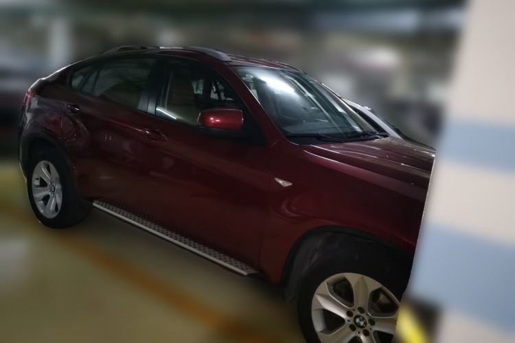 Used BMW X6 2011 xDrive35i Front Right 45 Deg