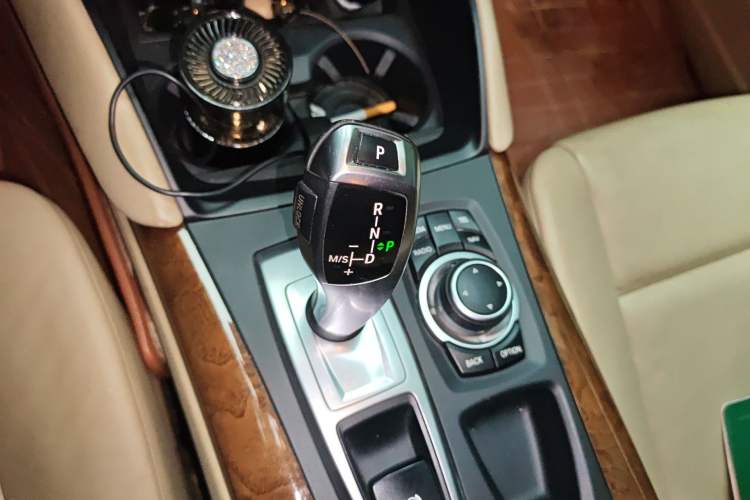 Used BMW X6 2011 xDrive35i Gear Lever