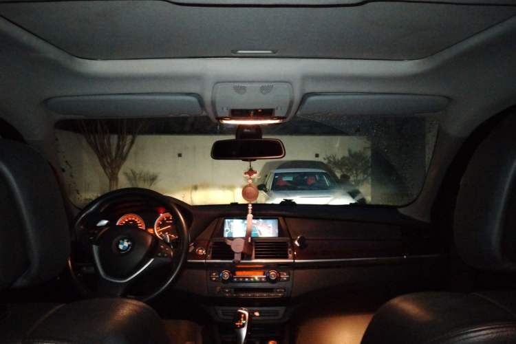 Used BMW X6 2011 xDrive35i Headliner