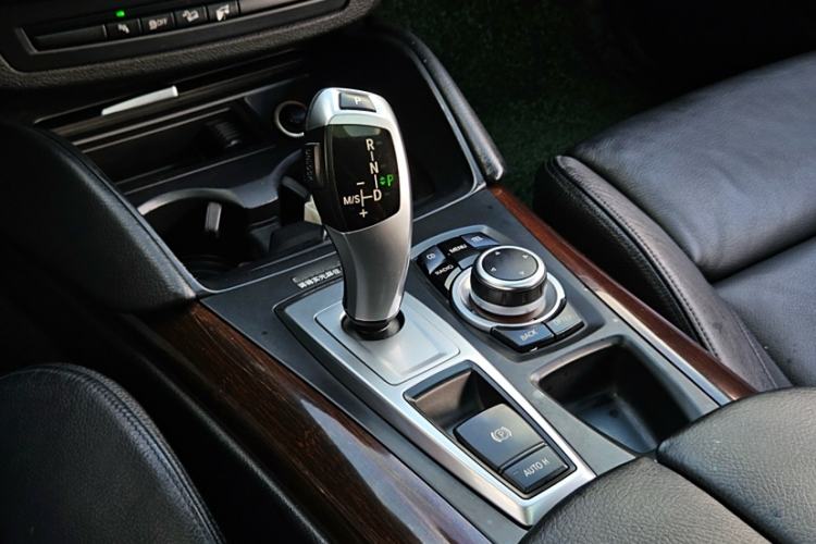 Used BMW X6 2011 xDrive35i Interior 4