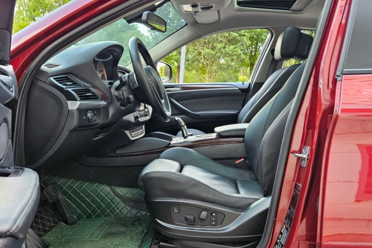 Used BMW X6 2011 xDrive35i Interior 9