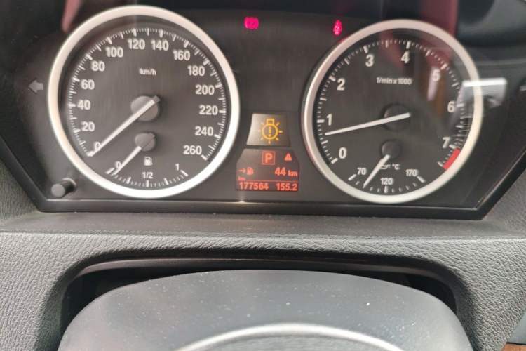 Used BMW X6 2011 xDrive35i Odometer Close Up