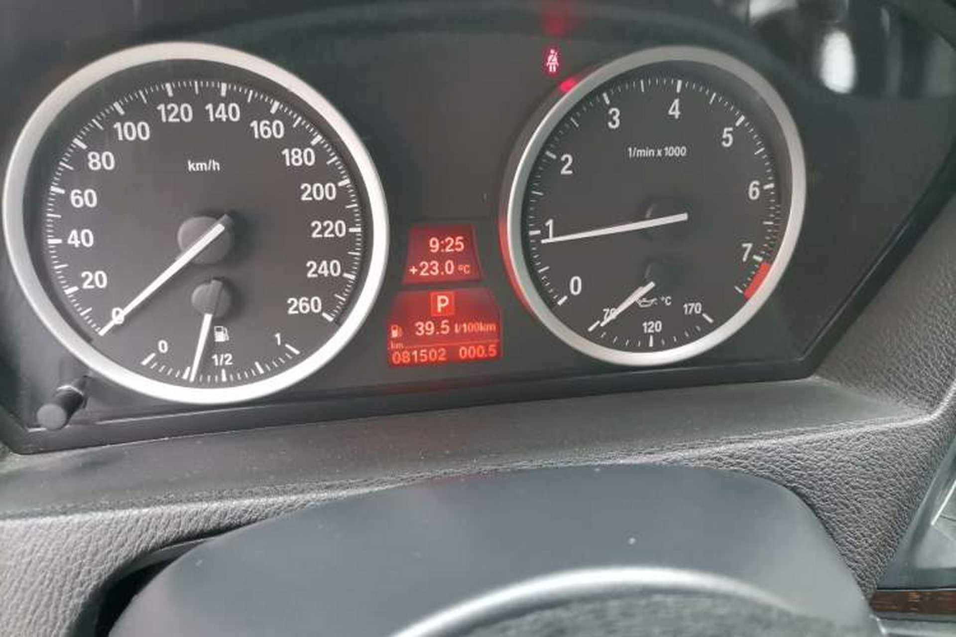 Used BMW X6 2011 xDrive35i Odometer Close Up