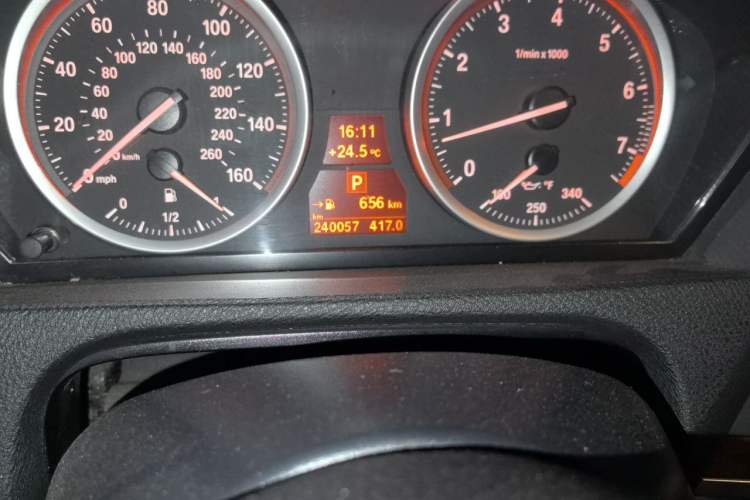 Used BMW X6 2011 xDrive35i Odometer Close Up