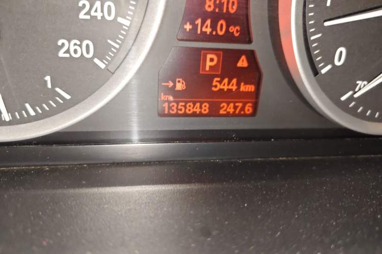 Used BMW X6 2011 xDrive35i Odometer Close Up