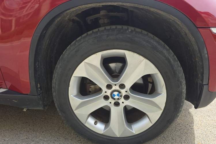 Used BMW X6 2011 xDrive35i Right Front Wheel Hub