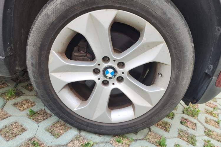 Used BMW X6 2011 xDrive35i Right Front Wheel Hub