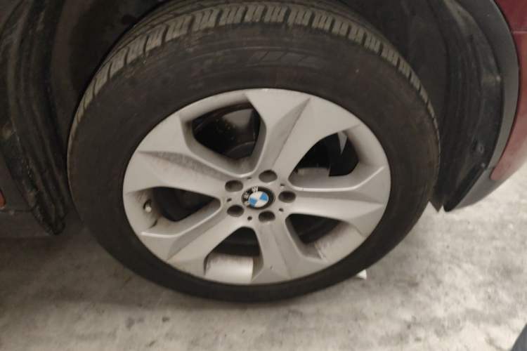 Used BMW X6 2011 xDrive35i Right Front Wheel Hub