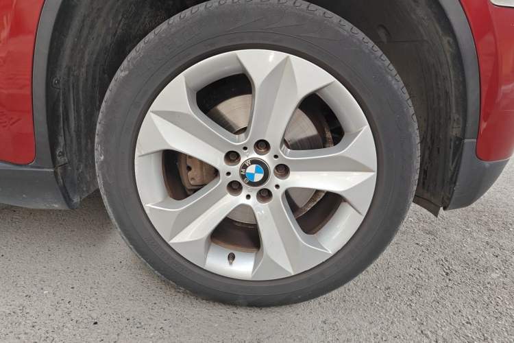 Used BMW X6 2011 xDrive35i Right Front Wheel Hub