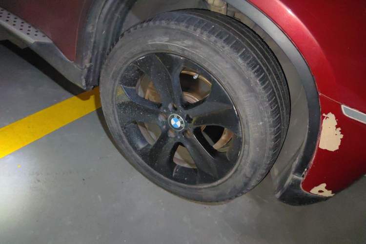 Used BMW X6 2011 xDrive35i Right Front Wheel Hub