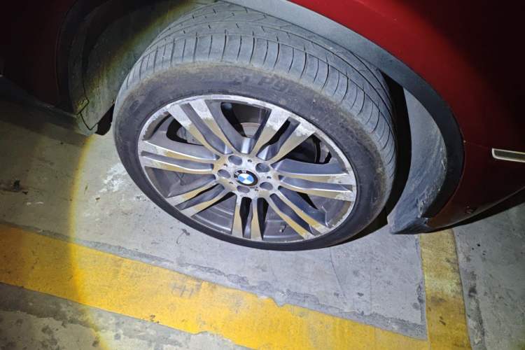 Used BMW X6 2011 xDrive35i Right Front Wheel Hub