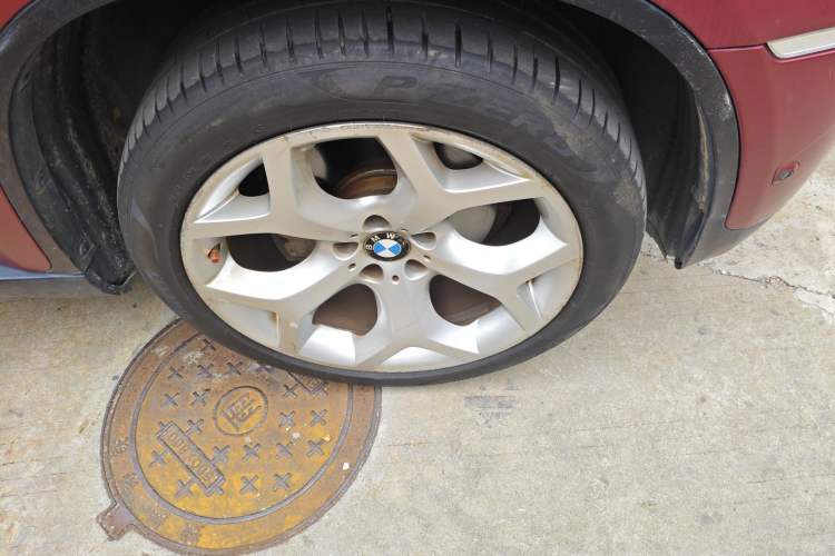 Used BMW X6 2011 xDrive35i Right Front Wheel Hub