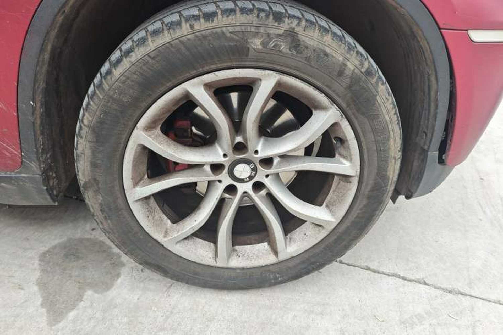 Used BMW X6 2011 xDrive35i Right Front Wheel Hub