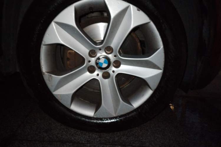 Used BMW X6 2011 xDrive35i Right Front Wheel Hub