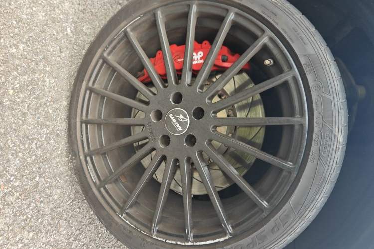Used BMW X6 2011 xDrive35i Right Front Wheel Hub