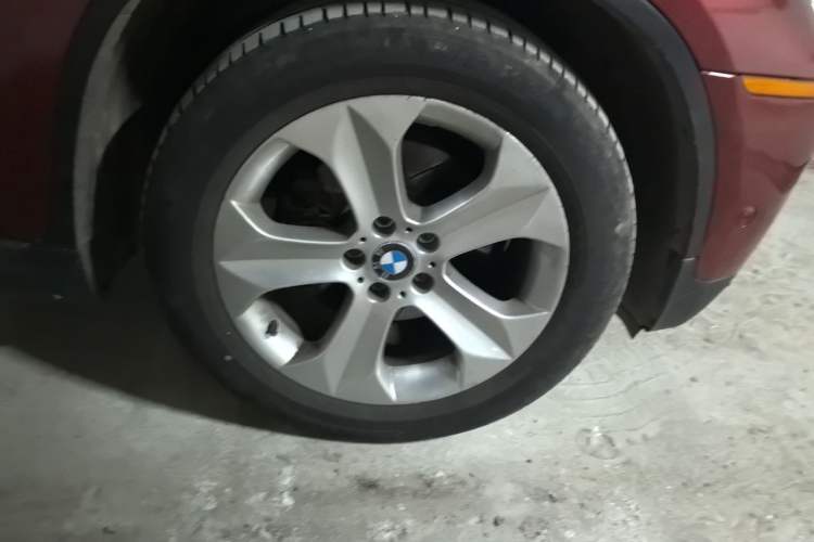 Used BMW X6 2011 xDrive35i Right Front Wheel Hub