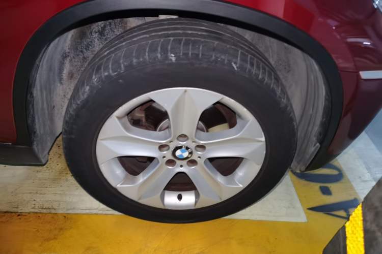 Used BMW X6 2011 xDrive35i Right Front Wheel Hub