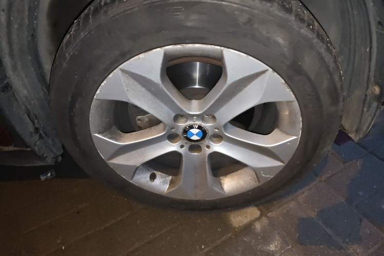 Used BMW X6 2011 xDrive35i Right Front Wheel Hub