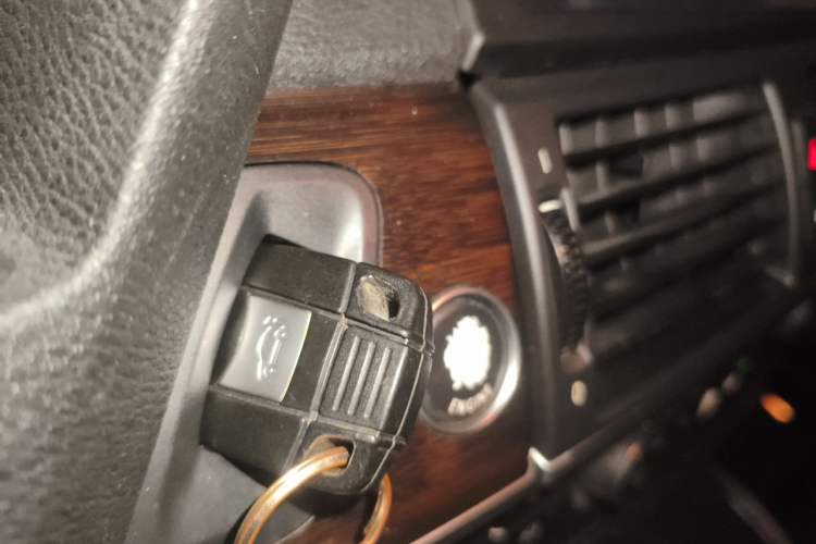 Used BMW X6 2011 xDrive35i Vehicle Key