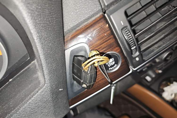 Used BMW X6 2011 xDrive35i Vehicle Key