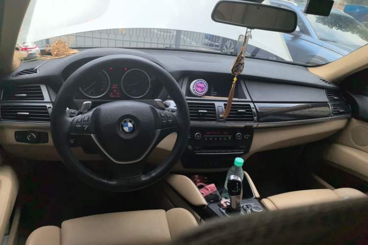 Used BMW X6 2011 xDrive35i Center Console
