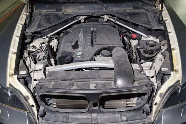 Used BMW X6 2011 xDrive35i Engine Bay