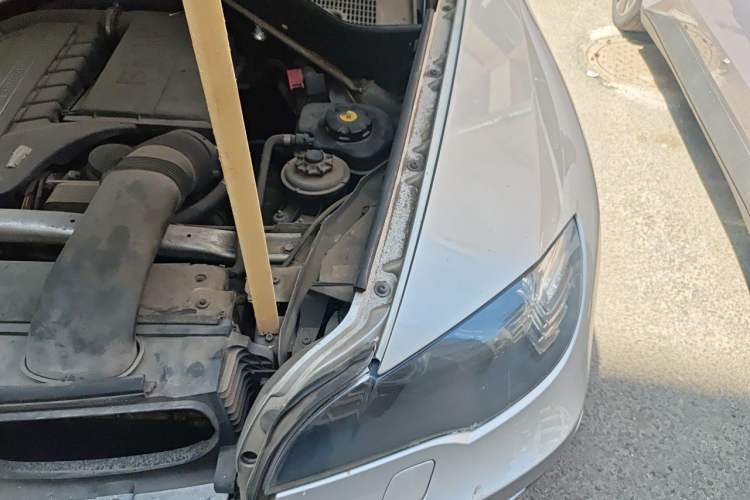 Used BMW X6 2011 xDrive35i Engine Bay Left
