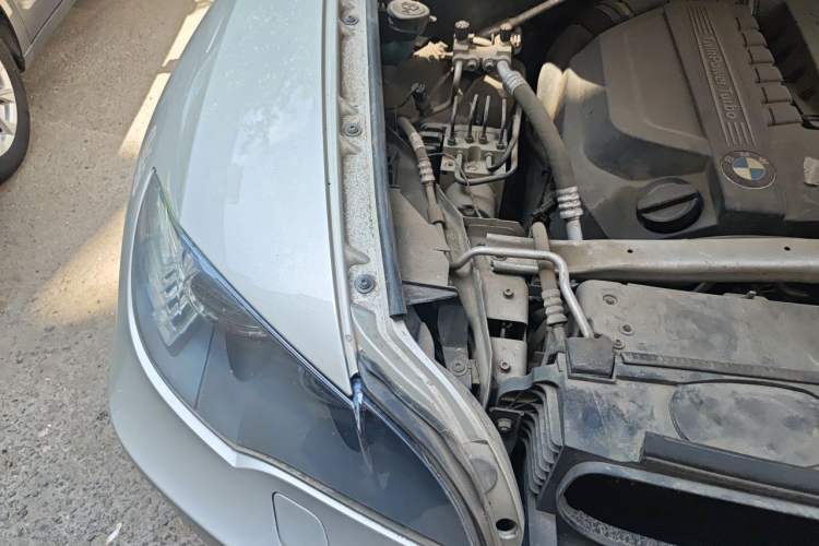 Used BMW X6 2011 xDrive35i Engine Bay Right