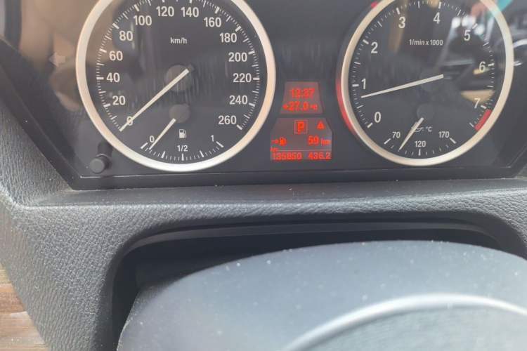 Used BMW X6 2011 xDrive35i Odometer Close Up