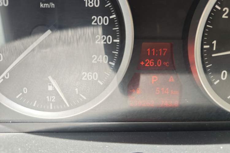 Used BMW X6 2011 xDrive35i Odometer Close Up