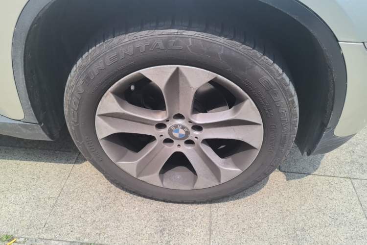 Used BMW X6 2011 xDrive35i Right Front Wheel Hub