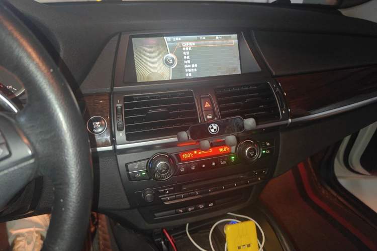 Used BMW X6 2011 xDrive35i Audio And AC Panel