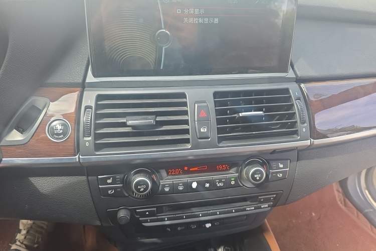Used BMW X6 2011 xDrive35i Audio And AC Panel