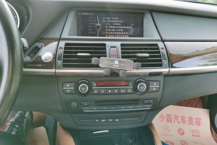 Used BMW X6 2011 xDrive35i Audio And AC Panel