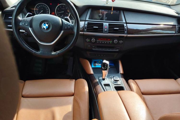 Used BMW X6 2011 xDrive35i Center Console