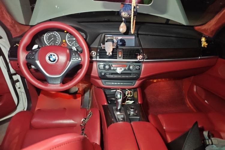 Used BMW X6 2011 xDrive35i Center Console
