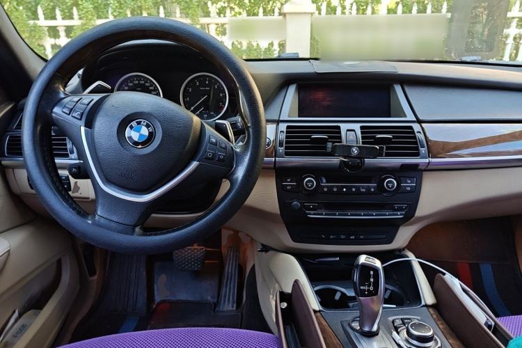 Used BMW X6 2011 xDrive35i Center Console