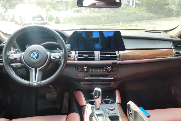 Used BMW X6 2011 xDrive35i Center Console