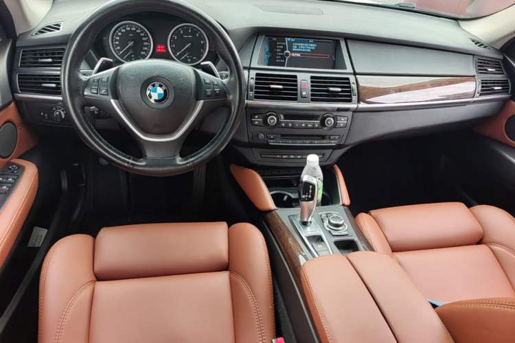 Used BMW X6 2011 xDrive35i Center Console