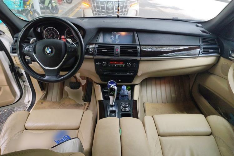 Used BMW X6  Center Console