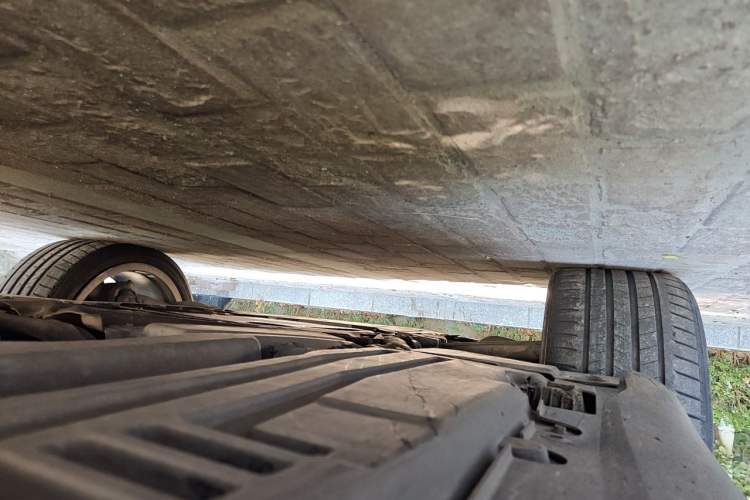 Used BMW X6 2011 xDrive35i Chassis Front Left
