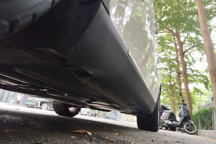Used BMW X6  Chassis Front Left