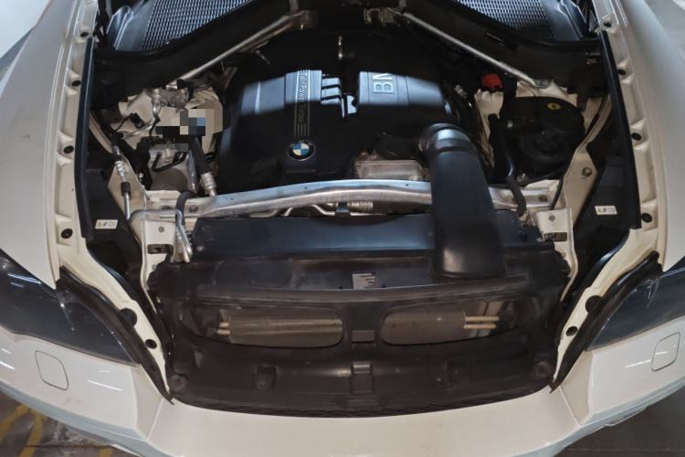 Used BMW X6 2011 xDrive35i Engine Bay