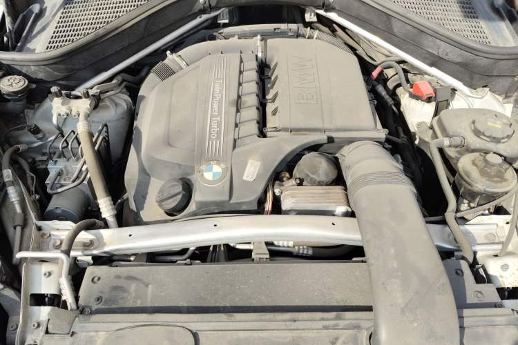 Used BMW X6 2011 xDrive35i Engine Bay
