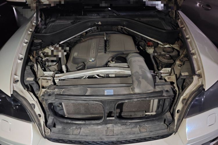 Used BMW X6 2011 xDrive35i Engine Bay